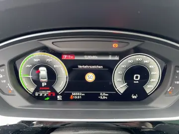 AUDI A8 60 TFSI e S line exclusive Pano HuD B&O Assis