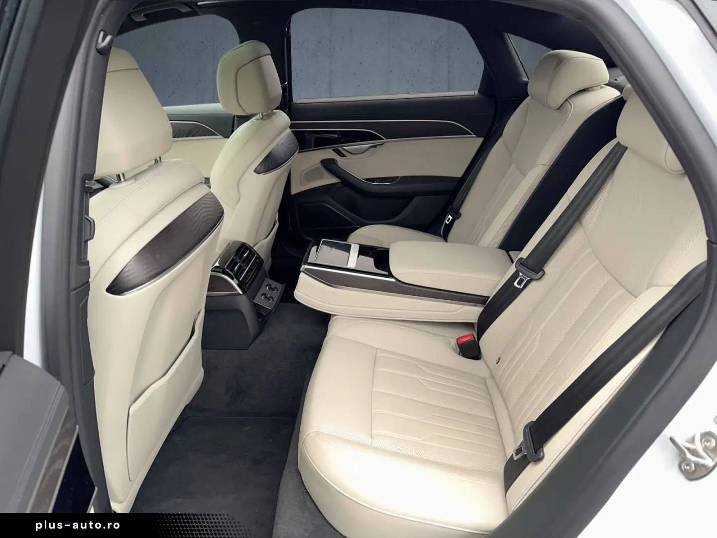 AUDI A8 60 TFSI e S line exclusive Pano HuD B&O Assis