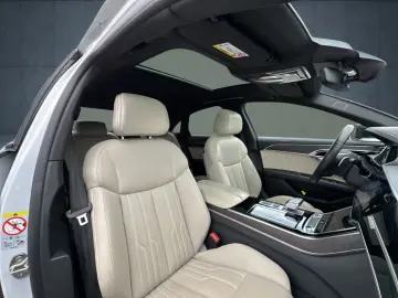 AUDI A8 60 TFSI e S line exclusive Pano HuD B&O Assis