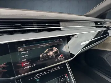 AUDI A8 60 TFSI e S line exclusive Pano HuD B&O Assis