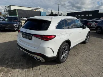 MERCEDES-BENZ GLC 220 d AMG Advanced Pano Winter-Paket LED