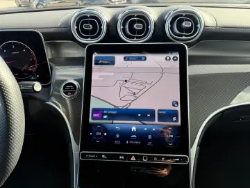 MERCEDES-BENZ GLC 220 d AMG Advanced Pano Winter-Paket LED