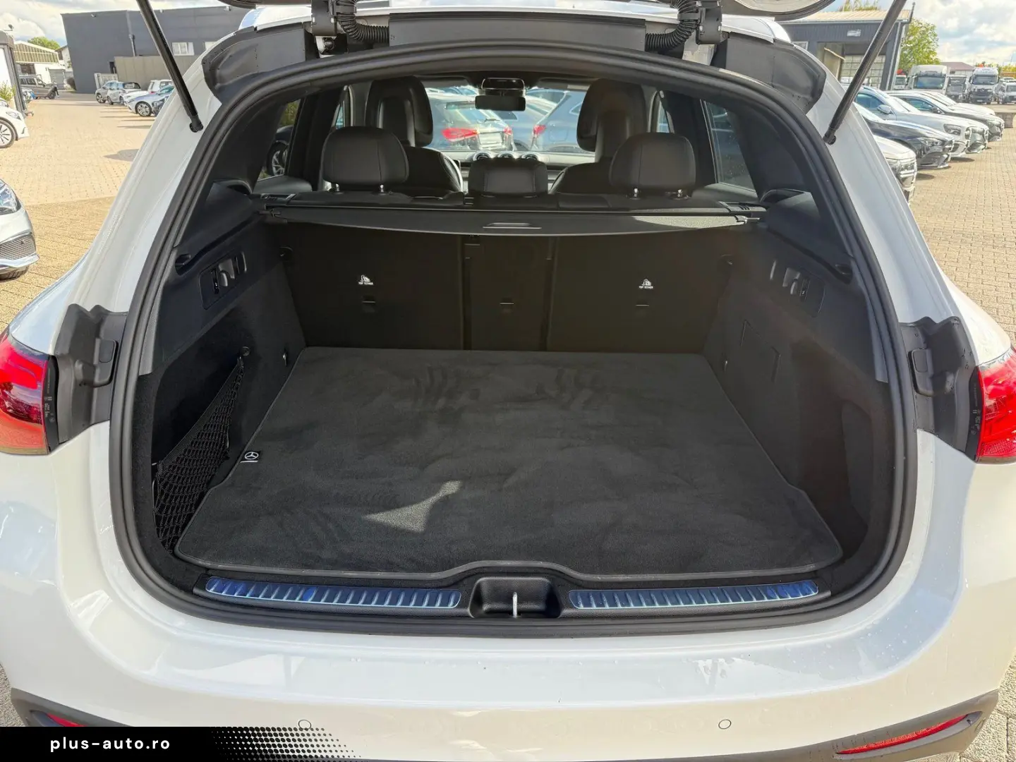 MERCEDES-BENZ GLC 220 d AMG Advanced Pano Winter-Paket LED