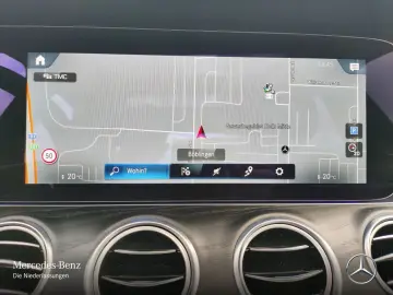 MERCEDES-BENZ E 300 de 4M AMG Pano FAHRASS  Burme 360  HUD