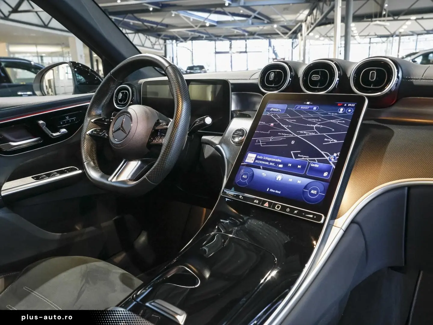 MERCEDES-BENZ GLC 220 d 4M AMG Panorama Rückfahrkamera LED