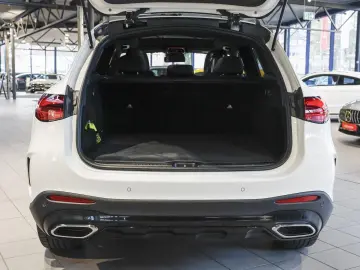 MERCEDES-BENZ GLC 220 d 4M AMG Panorama Rückfahrkamera LED