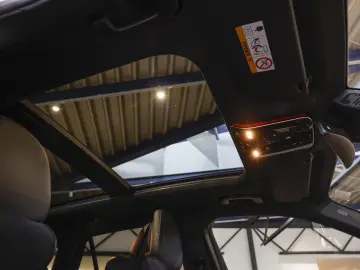 MERCEDES-BENZ GLC 220 d 4M AMG Panorama Rückfahrkamera LED