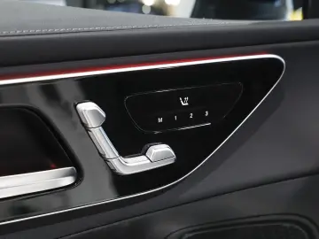 MERCEDES-BENZ GLC 220 d 4M AMG Panorama Rückfahrkamera LED