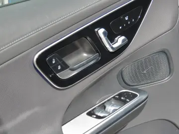 MERCEDES-BENZ GLC 220 d 4Matic AMG LINE AHK EL. SITZ&hellip;