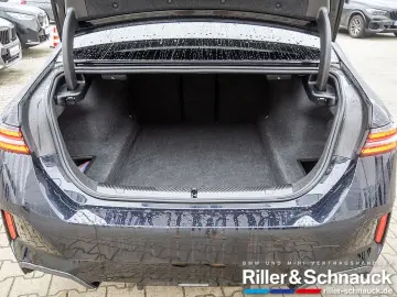 BMW 520i M-Sport Pro SITZBELÜFTUNG PANO 360  STANDHZ