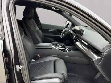 BMW 540d xDrive Limousine M Sport Standheizung LED