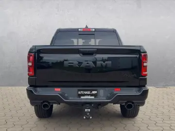 Dodge 1500 Crew Cab 4x4 Tradesman Night 6-loc  MY25