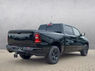 Dodge 1500 Crew Cab 4x4 Tradesman Night 6-loc  MY25