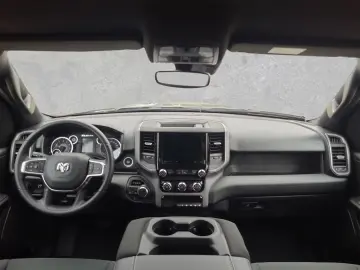 Dodge 1500 Crew Cab 4x4 Tradesman Night 6-loc  MY25