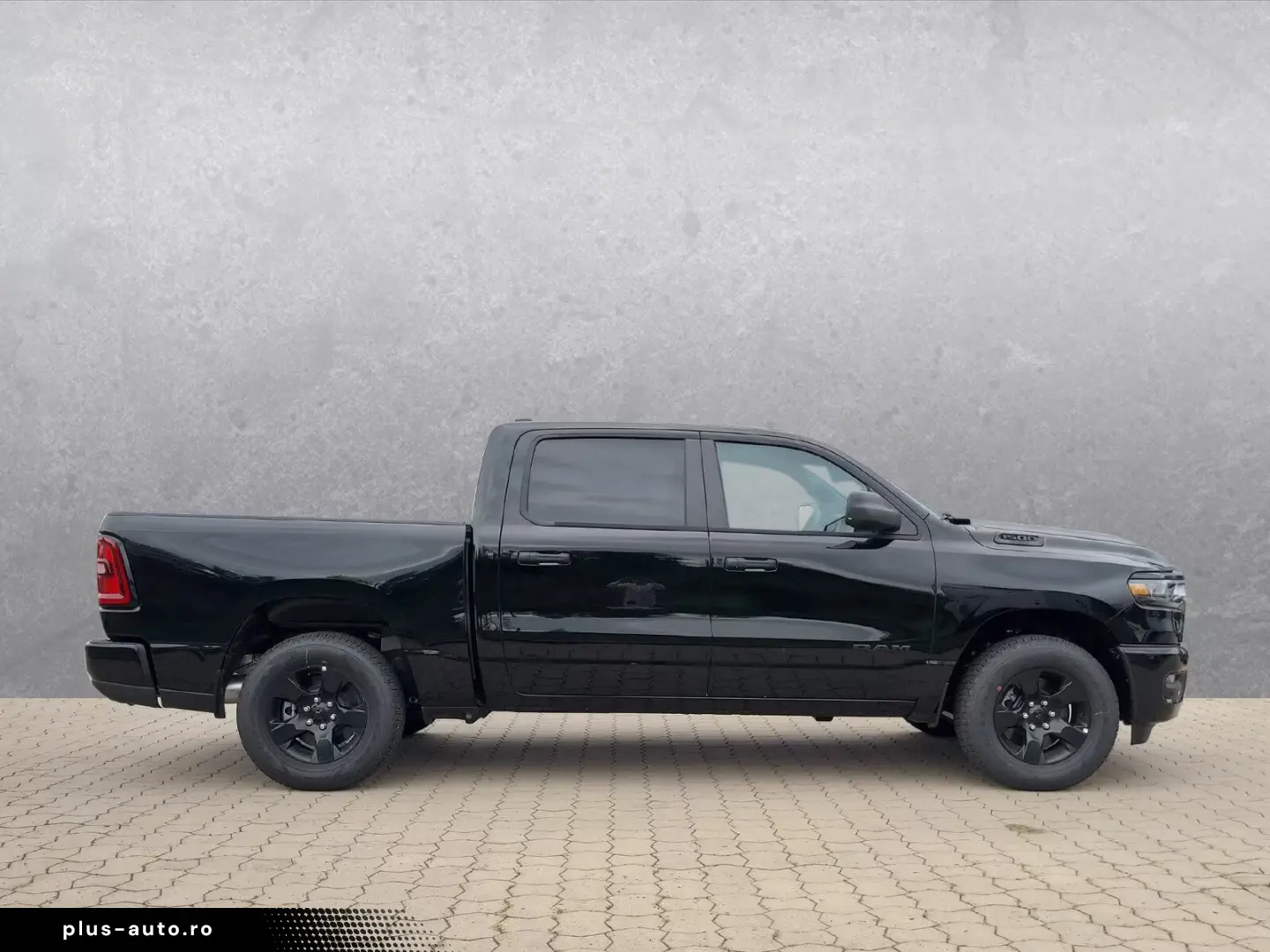 Dodge 1500 Crew Cab 4x4 Tradesman Night 6-loc  MY25