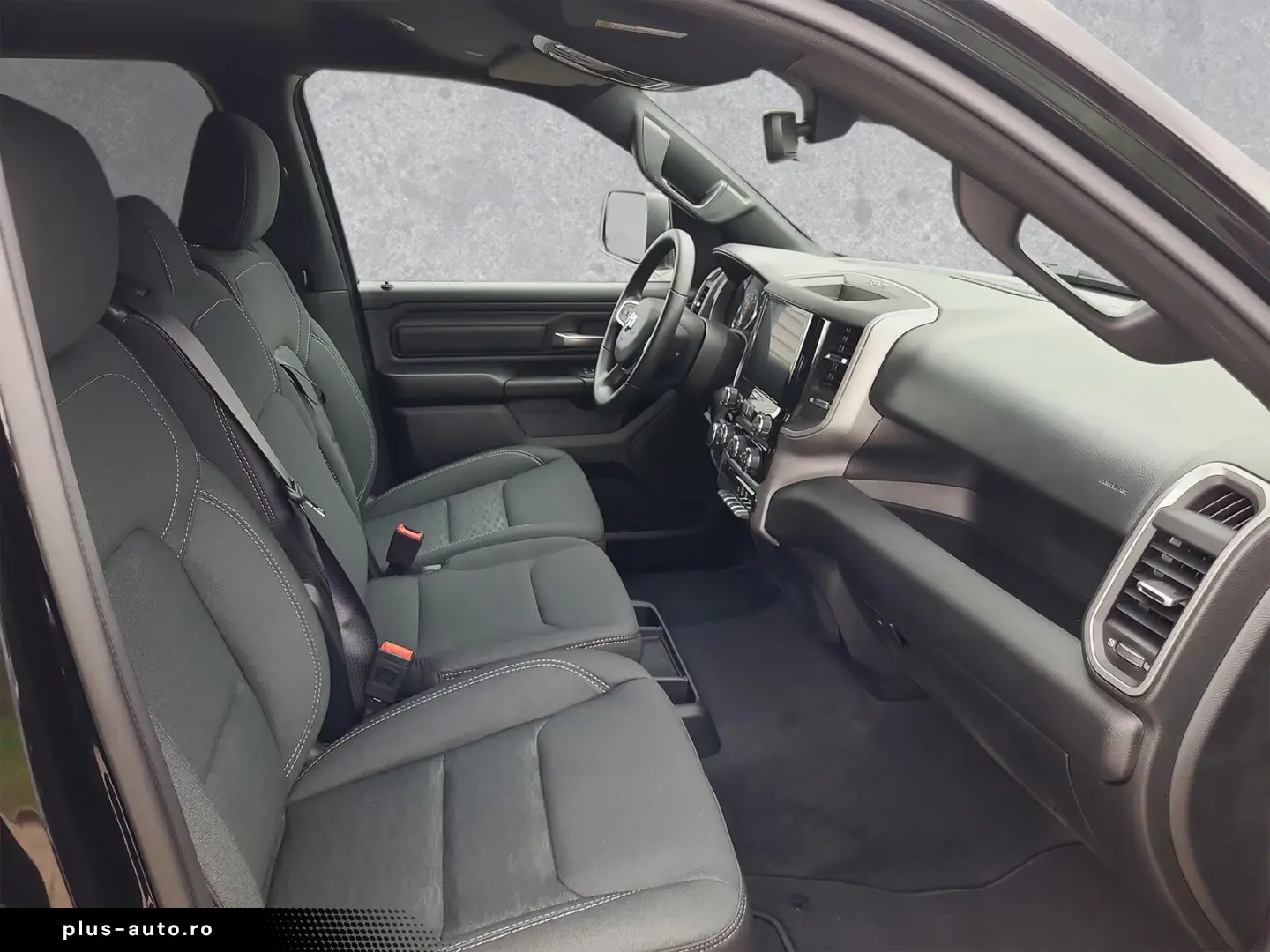 Dodge 1500 Crew Cab 4x4 Tradesman Night 6-loc  MY25