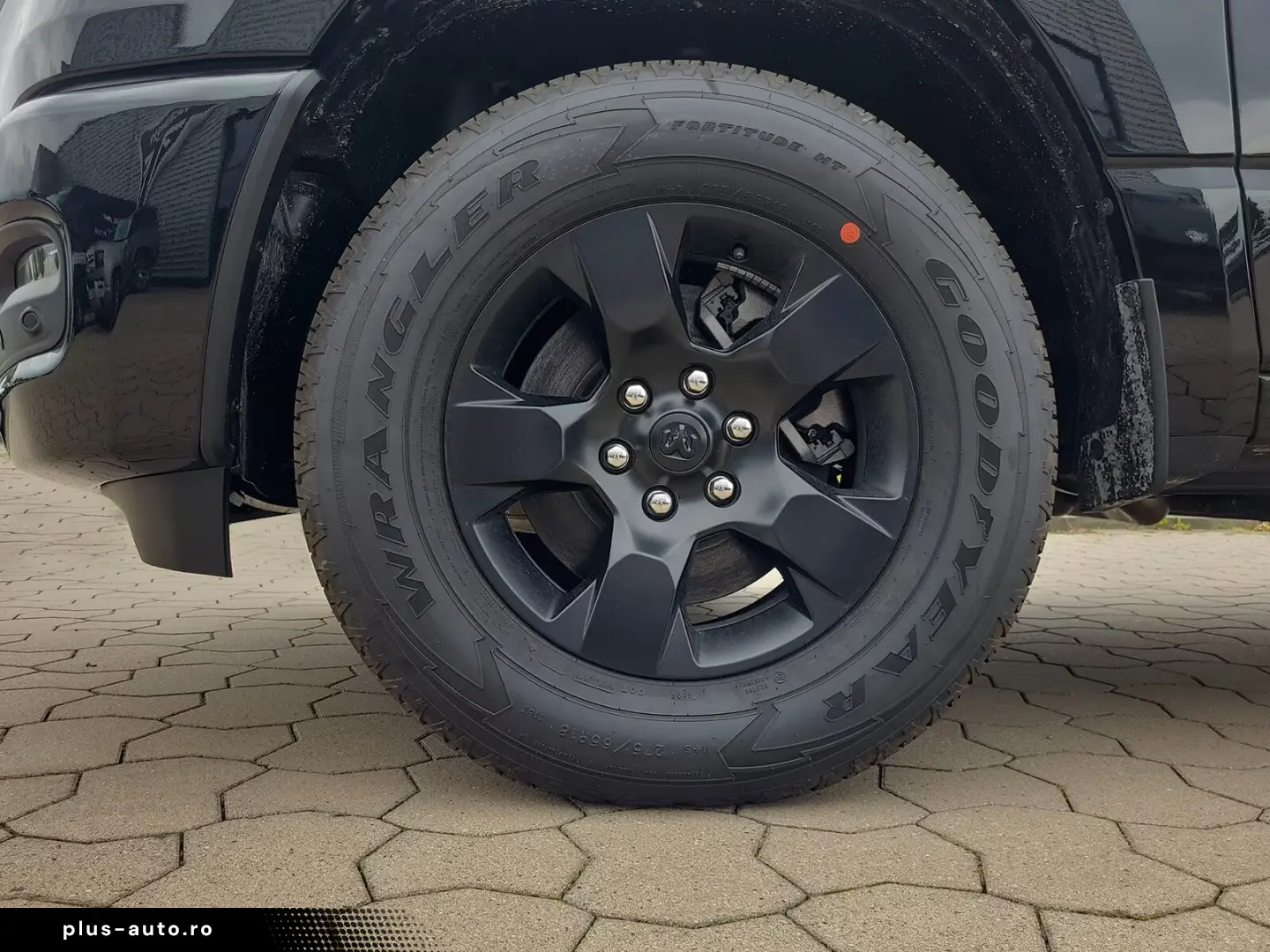 Dodge 1500 Crew Cab 4x4 Tradesman Night 6-loc  MY25