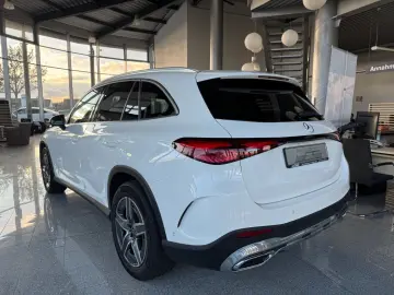 MERCEDES-BENZ GLC 220 d 4M AMG Pano AHK Winter-Paket Kamera