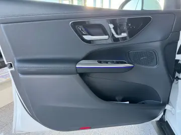 MERCEDES-BENZ GLC 220 d 4M AMG Pano AHK Winter-Paket Kamera