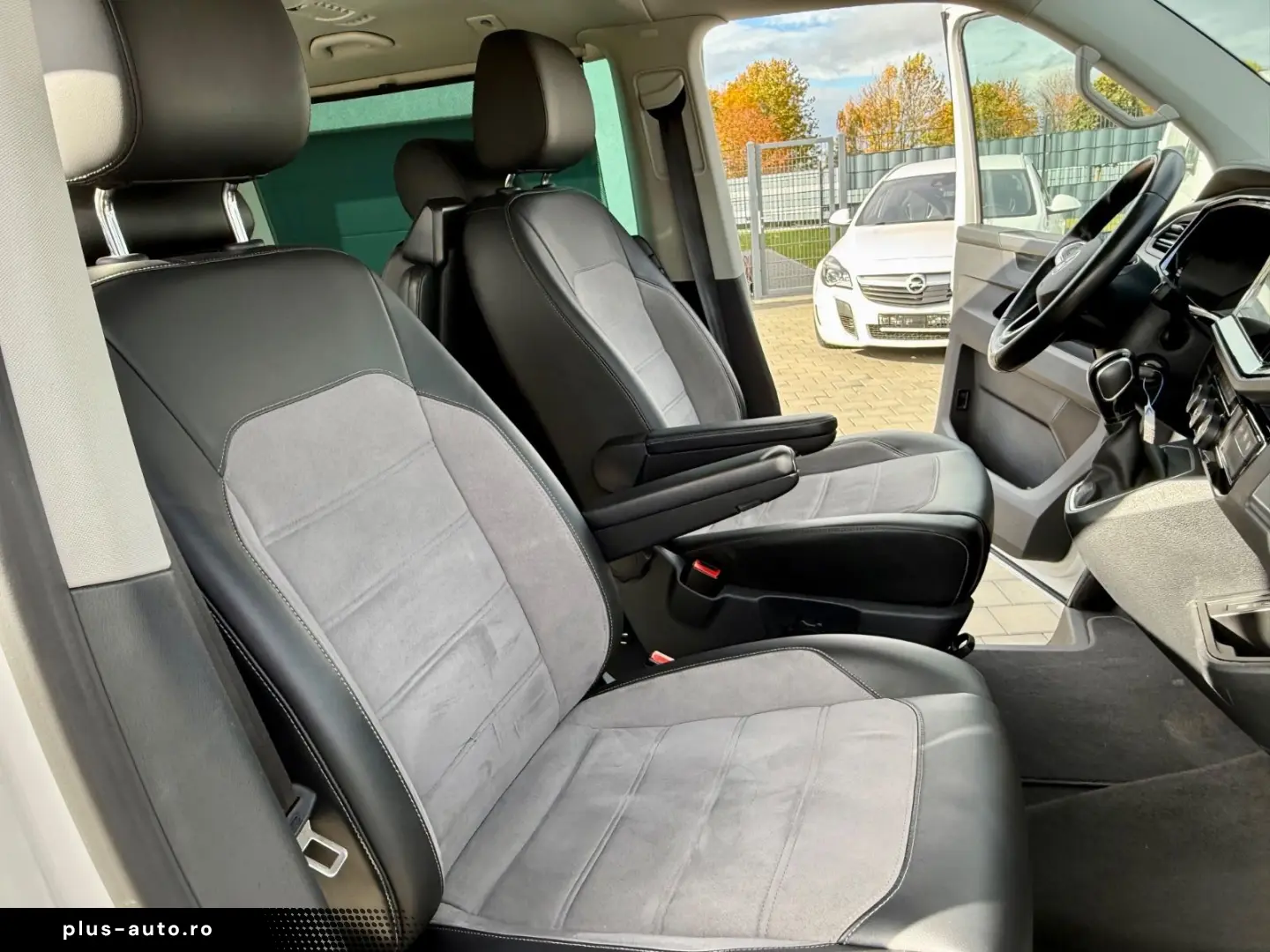 VW T6.1 Multivan Gen-Six DSG 4Motion LED Navi 1.Han