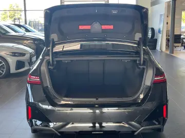 BMW 520i M Sport Pro PANO ICONIC 360  20  HUD