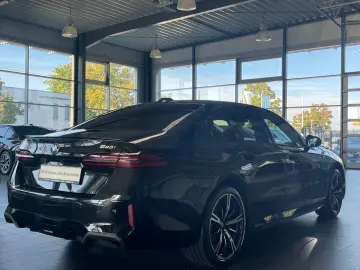 BMW 520i M Sport Pro PANO ICONIC 360  20  HUD