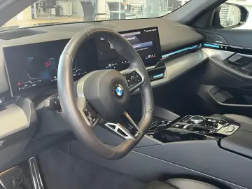 BMW 520i M Sport Pro PANO ICONIC 360  20  HUD