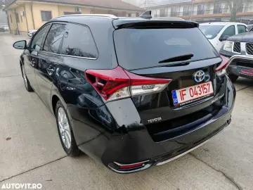 Toyota Auris 1.8 L VVT-i Hybrid Sol