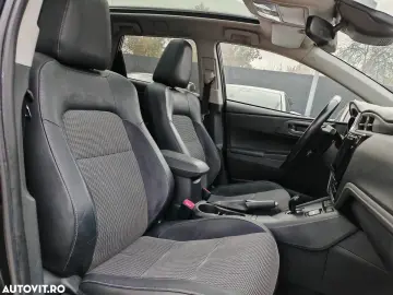 Toyota Auris 1.8 L VVT-i Hybrid Sol