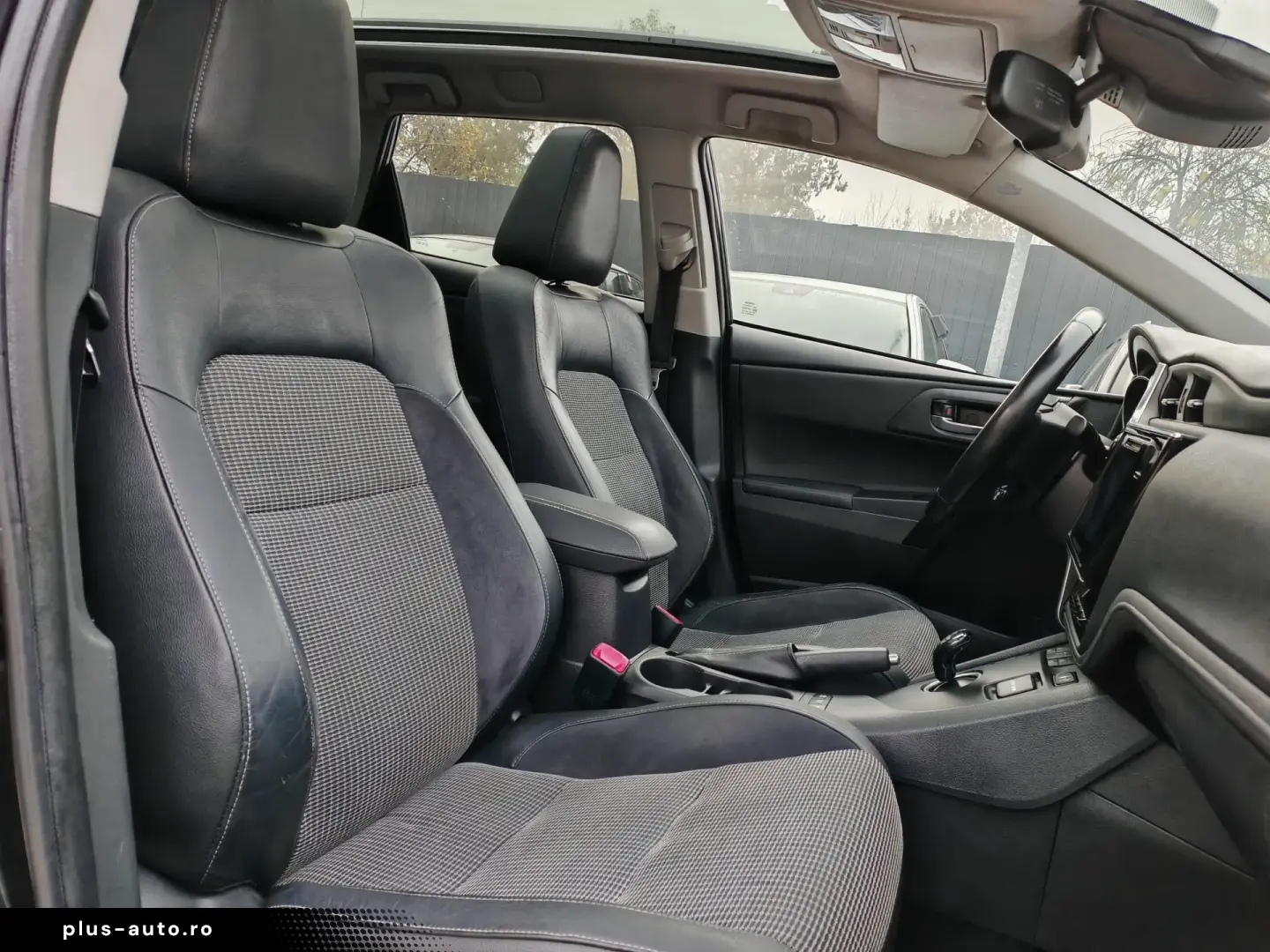 Toyota Auris 1.8 L VVT-i Hybrid Sol