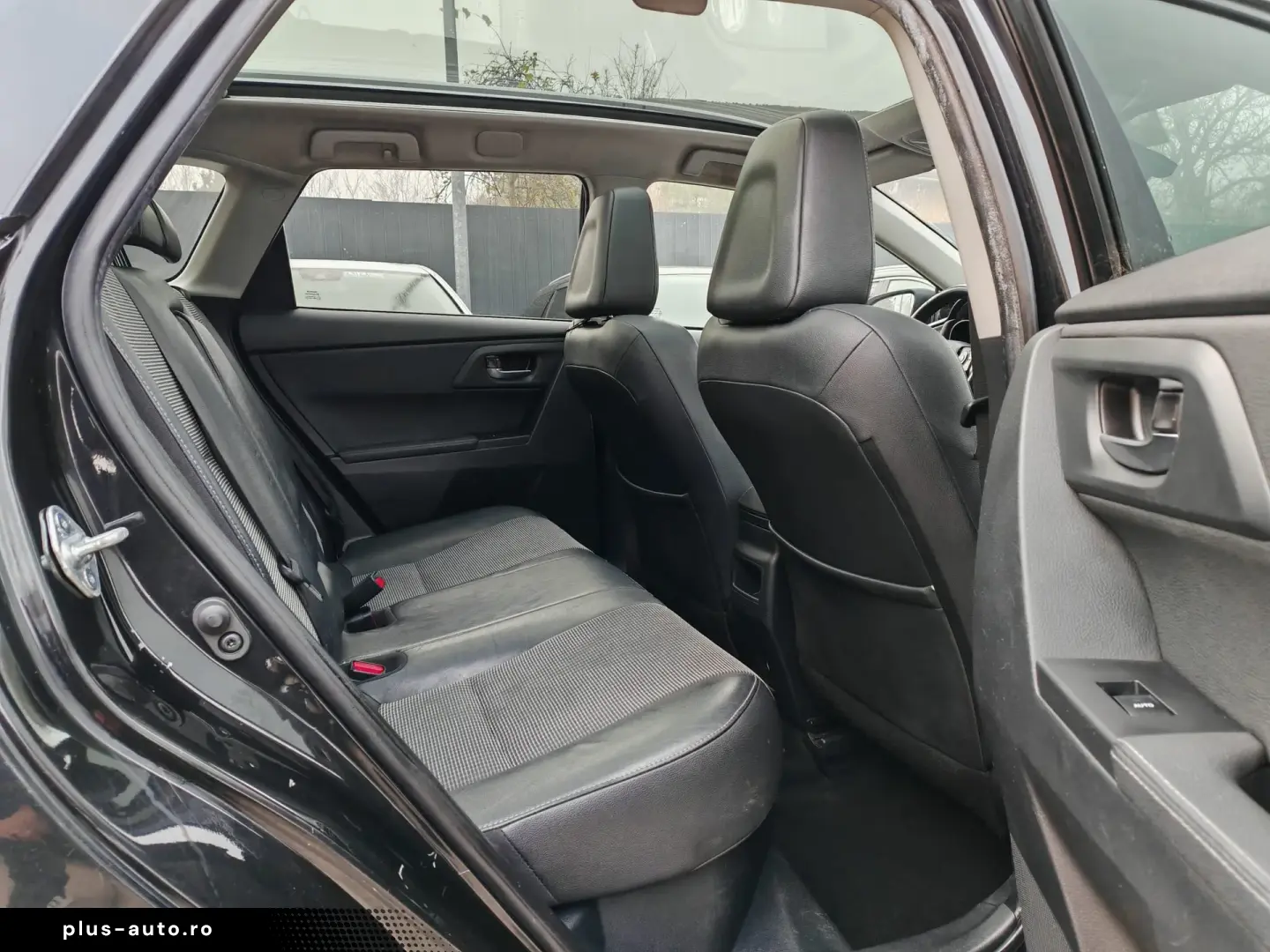 Toyota Auris 1.8 L VVT-i Hybrid Sol