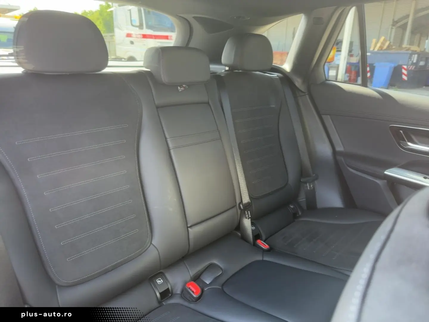 MERCEDES-BENZ GLC 220 d 4M AMG Line S-Dach TWA Night Pano