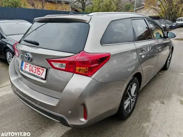 Toyota Auris 1.8 L VVT-i Hybrid Sol