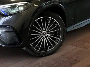 MERCEDES-BENZ GLC 220 d 4M AMG AHK Pano Memory 360  Ambiente