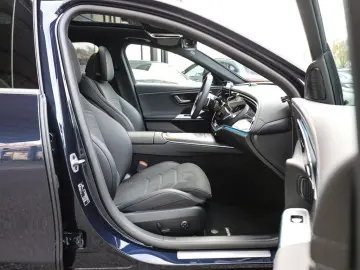 MERCEDES-BENZ E 300 e AMG Sport Advanced Superscreen Distr.