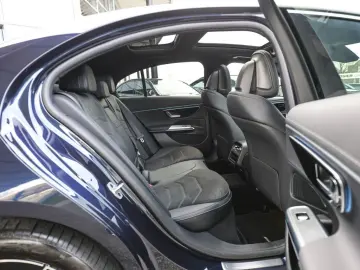 MERCEDES-BENZ E 300 e AMG Sport Advanced Superscreen Distr.