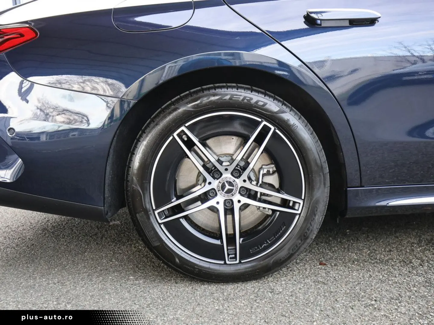 MERCEDES-BENZ E 300 e AMG Sport Advanced Superscreen Distr.