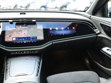 MERCEDES-BENZ E 300 e AMG Sport Advanced Superscreen Distr.