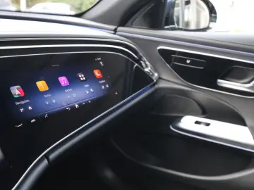 MERCEDES-BENZ E 300 e AMG Sport Advanced Superscreen Distr.