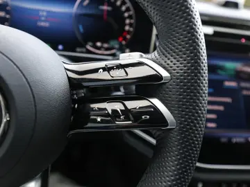 MERCEDES-BENZ E 300 e AMG Sport Advanced Superscreen Distr.