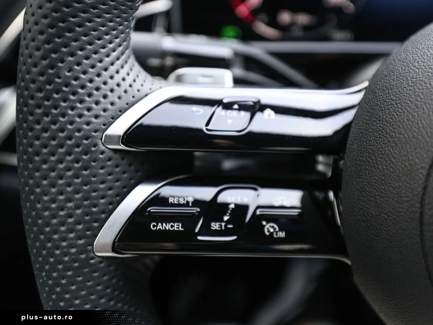 MERCEDES-BENZ E 300 e AMG Sport Advanced Superscreen Distr.