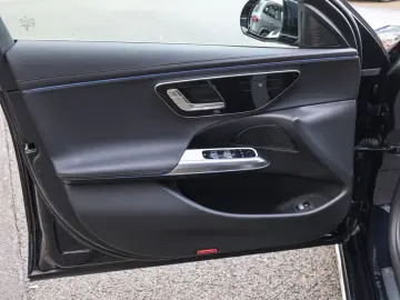 MERCEDES-BENZ E 300 e AMG Sport Advanced Superscreen Distr.