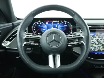 MERCEDES-BENZ E 220 d AMG Advanced LED Night Distronic