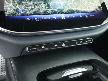 MERCEDES-BENZ E 220 d AMG Advanced LED Night Distronic