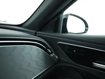 MERCEDES-BENZ E 220 d AMG Advanced LED Night Distronic