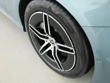 MERCEDES-BENZ E 220 d AMG Advanced LED Night Distronic