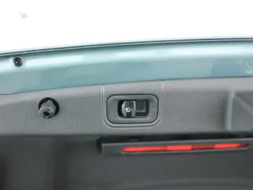 MERCEDES-BENZ E 220 d AMG Advanced LED Night Distronic