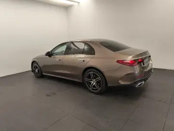 MERCEDES-BENZ E 220 d AMG Prem Plus Pano Distr SuperScreen