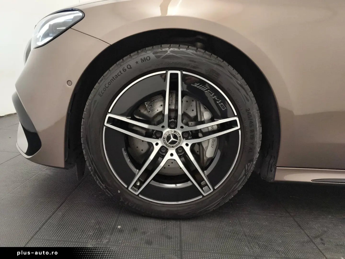 MERCEDES-BENZ E 220 d AMG Prem Plus Pano Distr SuperScreen