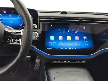 MERCEDES-BENZ E 220 d AMG Prem Plus Pano Distr SuperScreen